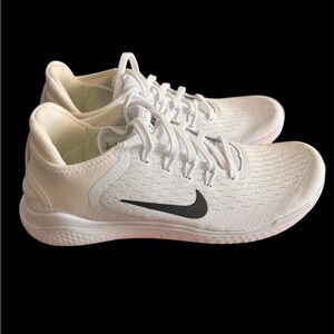 New in Box Nike White Free Run 2018 Size 8